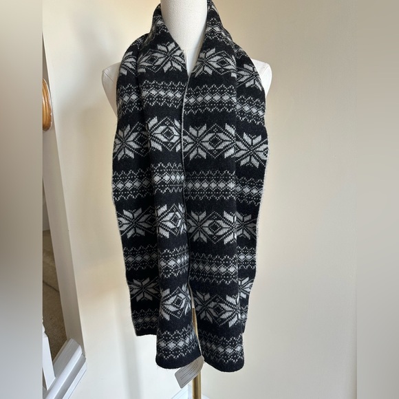 Portolano Accessories - Portolano Wool Scarf and Gloves